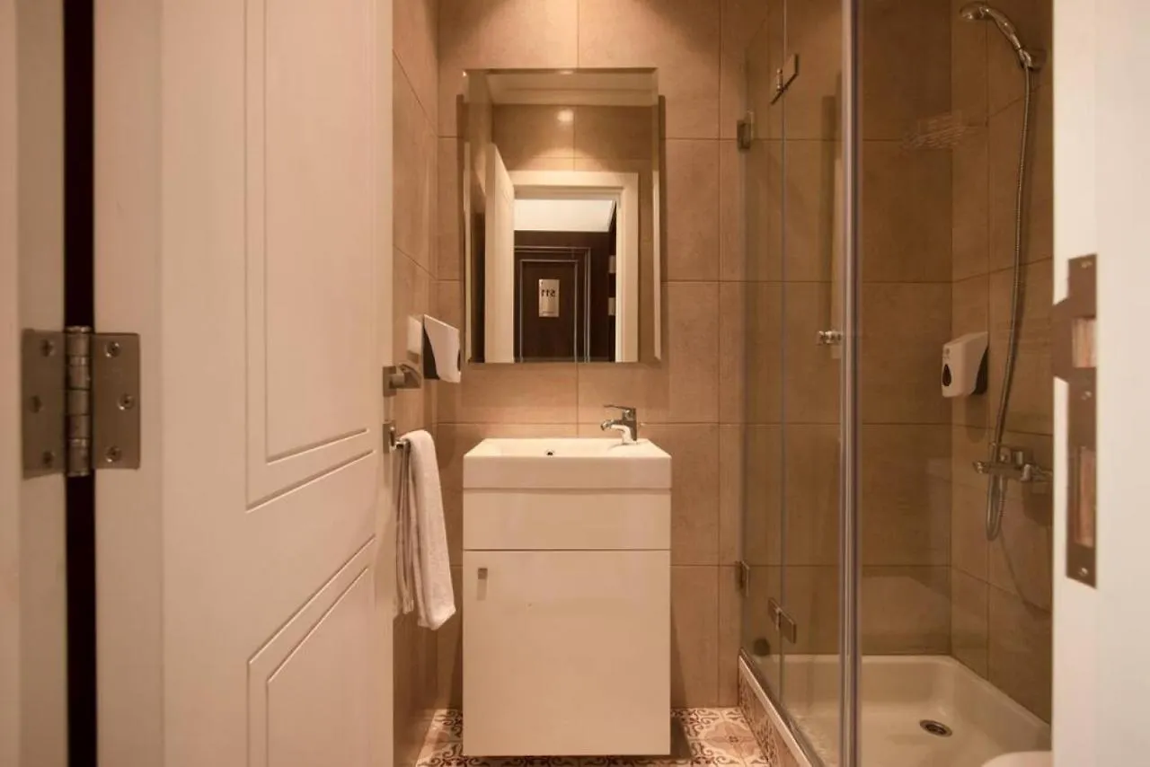 Madam Yvonne-511 Studio In Mar Mikhael Beirut Apartment